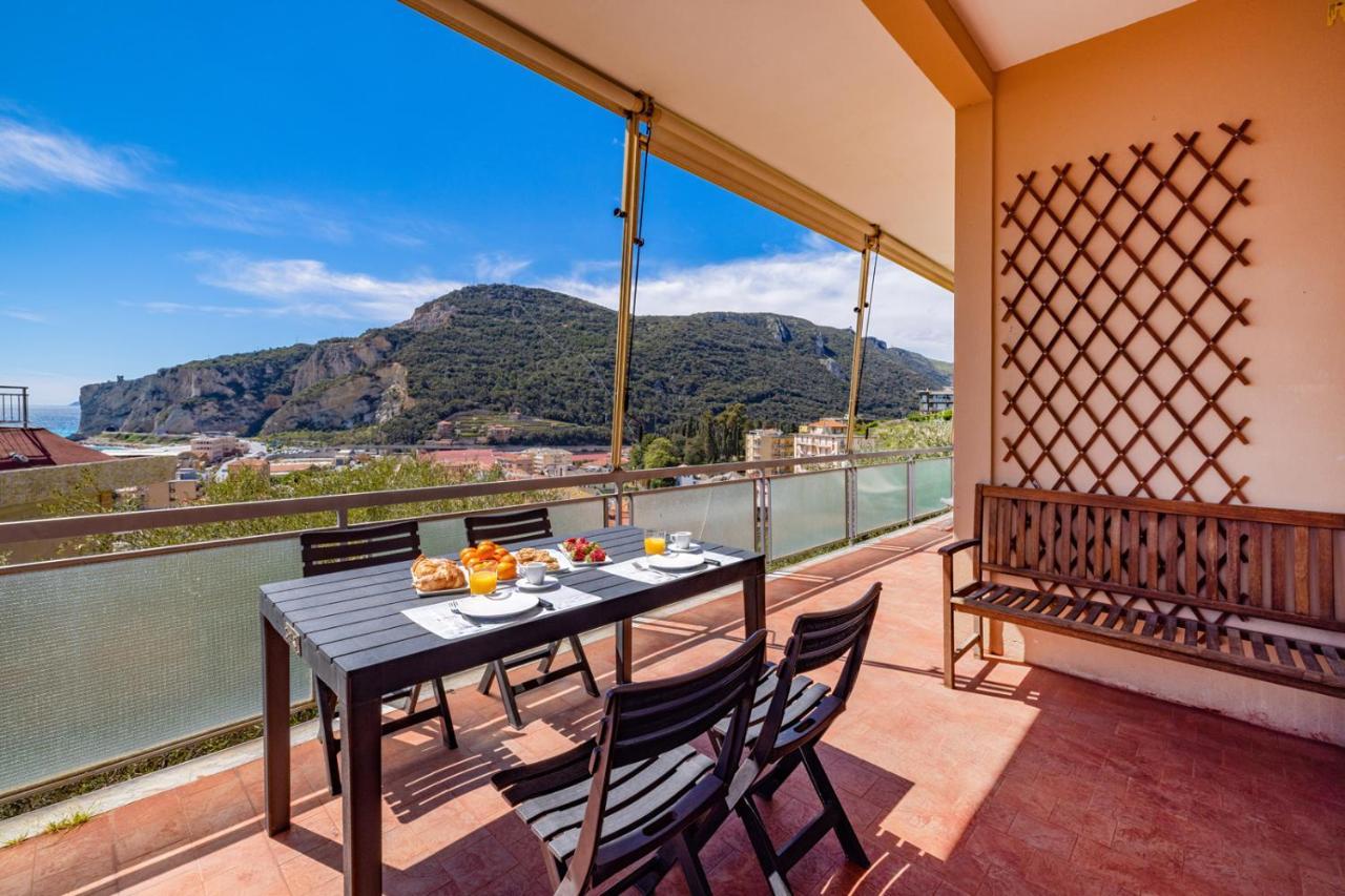 Casa Matilde - Appartamento Vista Mare - Con Posto Auto Finale Ligure Exterior photo