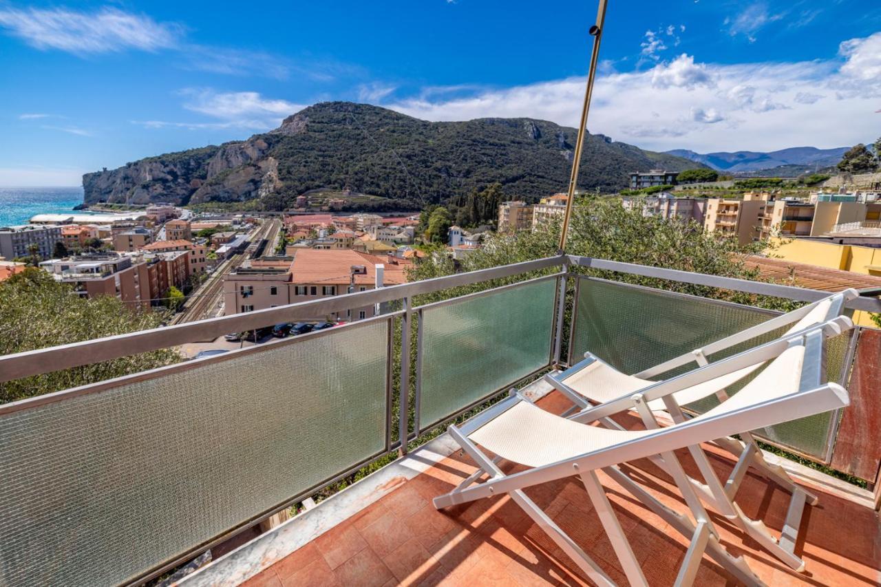 Casa Matilde - Appartamento Vista Mare - Con Posto Auto Finale Ligure Exterior photo
